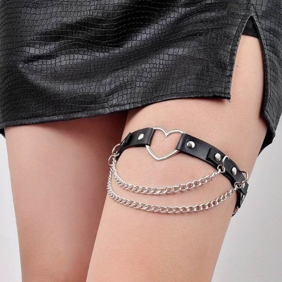 1 pc  Thigh High Garter with  Chain - Elastic Pu Leather   1976 - Picture 1 of 2